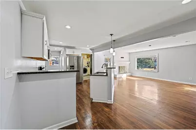 240 W Lake Drive NW, Atlanta, GA 30314 - Photo 9