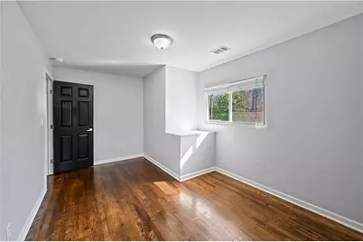 240 W Lake Drive NW, Atlanta, GA 30314 - Photo 17