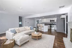 240 W Lake Dr NW, Atlanta, GA 30314 - Photo 5