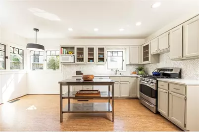 2653 Sharondale Circle NE, Atlanta, GA 30305 - Photo 13