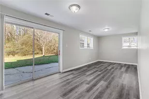 1489 Pine Dr, Atlanta, GA 30349 - Photo 11