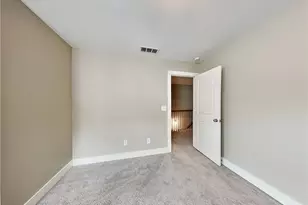 6423 Shalks Xing Dr, Lithonia, GA 30058 - Photo 13