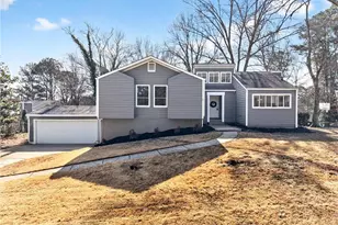 4933 Dana Dr NE, Kennesaw, GA 30144 - Photo 3