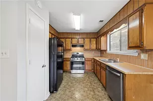 3396 Deshong Dr, Stone Mountain, GA 30087 - Photo 31