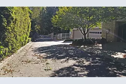 1255 Apple Valley Road NE, Atlanta, GA 30319 - Photo 37