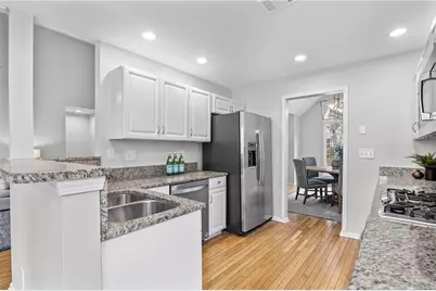 2841 Royal Bluff, Decatur, GA 30030 - Photo 9