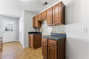 8368 Carlington Ln, Jonesboro, GA 30236 - Photo 13