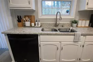 5743 Wells Cir, Stone Mountain, GA 30087 - Photo 5