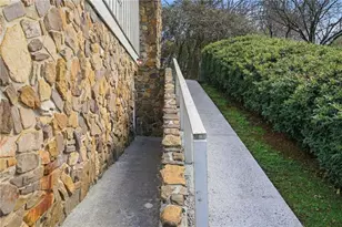 212 Chandler St, Calhoun, GA 30701 - Photo 7