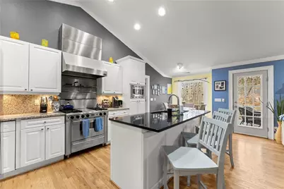 8450 Emerald Pointe Lane, Gainesville, GA 30506 - Photo 13