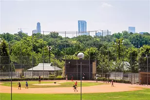 4670 Dudley Ln, Atlanta, GA 30327 - Photo 13