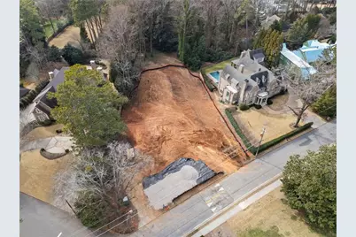 4670 Dudley Lane, Atlanta, GA 30327 - Photo 5