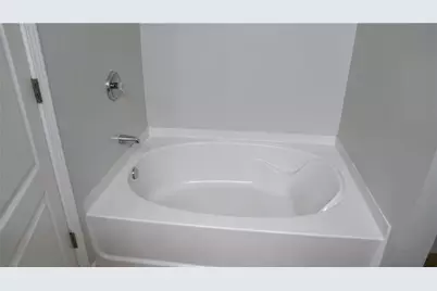 2476 Suwanee Pointe Drive, Lawrenceville, GA 30043 - Photo 9