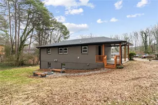 2749 Lincoln Ct NW, Atlanta, GA 30318 - Photo 3