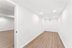 2749 Lincoln Ct NW, Atlanta, GA 30318 - Photo 17