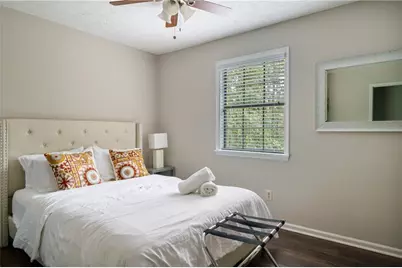 942 Cadencia Way SW, Lilburn, GA 30047 - Photo 13