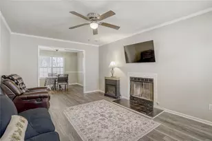 1049 Autumn Crest Dr, Stone Mountain, GA 30083 - Photo 7