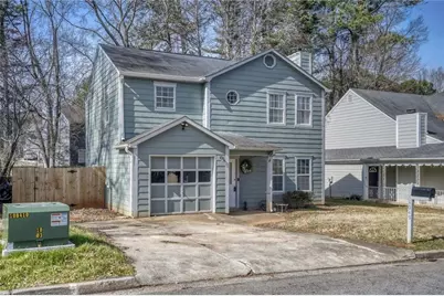 1049 Autumn Crest Drive, Stone Mountain, GA 30083 - Photo 3