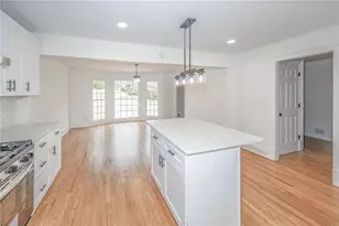 3821 Oxford Way, Marietta, GA 30062 - Photo 9