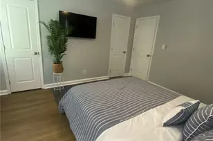 2133 Pinehurst Dr, East Point, GA 30344 - Photo 11