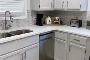 2133 Pinehurst Dr, East Point, GA 30344 - Photo 7