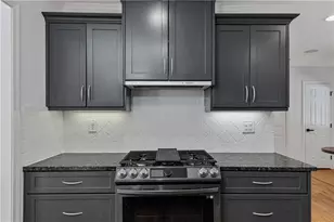 240 Berwick Dr, Atlanta, GA 30328 - Photo 11