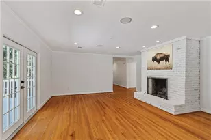 240 Berwick Dr, Atlanta, GA 30328 - Photo 3