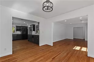 240 Berwick Dr, Atlanta, GA 30328 - Photo 9