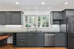 240 Berwick Dr, Atlanta, GA 30328 - Photo 13