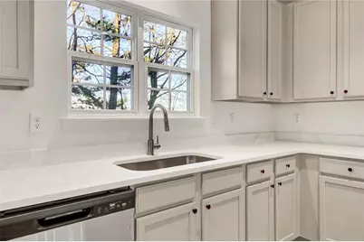 5520 Village Trace, Union City, GA 30291 - Photo 13