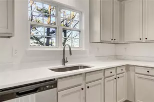 5520 Village Trace, Union City, GA 30291 - Photo 13