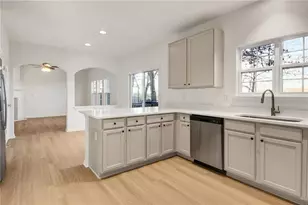 5520 Village Trace, Union City, GA 30291 - Photo 15