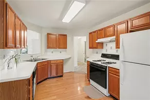 2256 Dresden Green NW, Kennesaw, GA 30144 - Photo 9