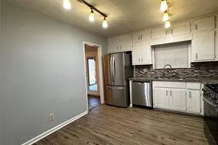 8678 Glenwoods Dr, Riverdale, GA 30274 - Photo 13