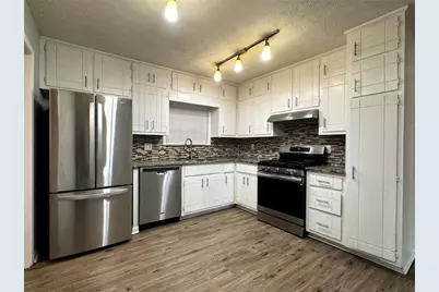 8678 Glenwoods Drive, Riverdale, GA 30274 - Photo 11