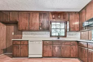 10381 E Cherokee Dr, Canton, GA 30115 - Photo 13