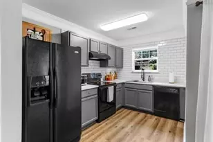 1870 Devon Dr, Atlanta, GA 30311 - Photo 5