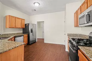 215 Cool Weather Dr, Lawrenceville, GA 30045 - Photo 9