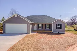 223 Jon Ct, Chatsworth, GA 30705 - Photo 1