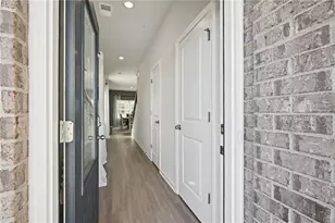 374 Lanier Cir, Woodstock, GA 30189 - Photo 5