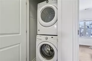 565 Broadview Pl NE, Atlanta, GA 30324 - Photo 21