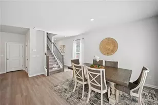 402 Lanier Cir, Woodstock, GA 30189 - Photo 9