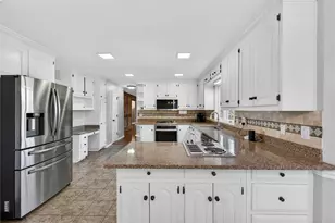 1111 Honeysuckle Dr, Canton, GA 30114 - Photo 5