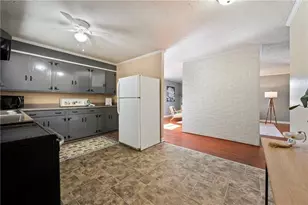 3911 Fraser Cir, Gainesville, GA 30506 - Photo 13