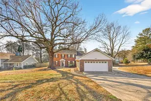 1056 Indian Hills Pkwy NE, Marietta, GA 30068 - Photo 3