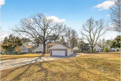 1056 Indian Hills Parkway NE, Marietta, GA 30068 - Photo 3