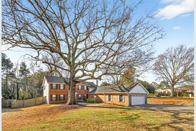 1056 Indian Hills Parkway NE, Marietta, GA 30068 - Photo 5