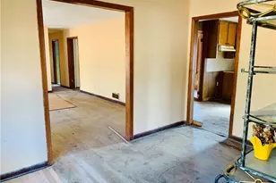 738 Burns Rd, Carrollton, GA 30117 - Photo 5