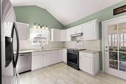 5082 Peach Mountain Circle, Gainesville, GA 30507 - Photo 9