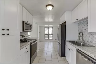 5360 Fieldgreen Drive, Stone Mountain, GA 30088 - Photo 11